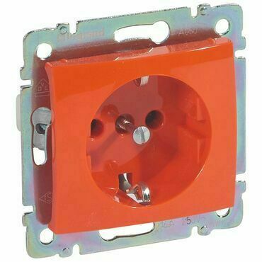 LEG 774373 VA ORANŽ. ZÁSUVKA 2P+T SCHUKO
