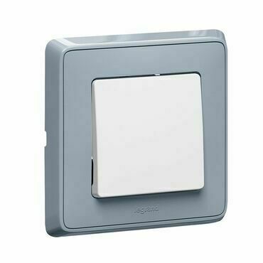 LEG 773801 CA BÍLÁ SPÍNAČ Č. 1, 10 A