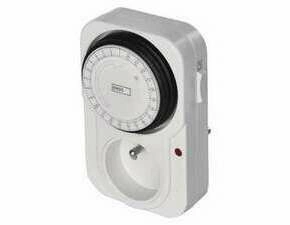 Zásuvka spínací EMOS P5502, mechanická