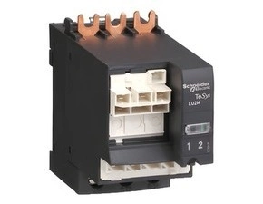 SCHN LU2MB0B TeSys řada U, reverzační blok 32 A, 24V AC, montáž pod základní výkonový modul RP 0,42k