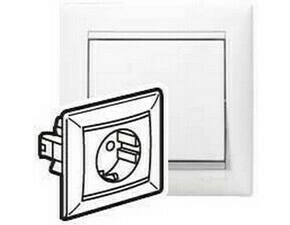 LEG 774423 VA BÍLÁ ZÁSUVKA 2P+T SCHUKO MB