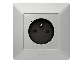 LEG 752393 VALLNA ZÁSUVKA 2P+T HLINÍK