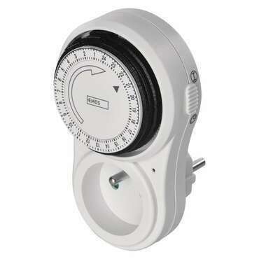 Zásuvka spínací EMOS P5503, mechanická