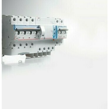 Jistič dvoupolový LEGRAND 409775 DX3 2P C80 25KA