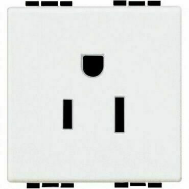 LEG N4128S BTL ZÁSUVKA 2P+T 15A,AM,1M