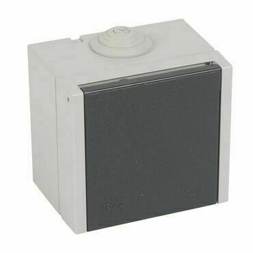 LEG 055707 ZÁSUVKA 3P+N+T 20A PLEXO