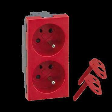 Zásuvka SIMON 50000469-037, Simon 500, 2 nás., DATA, s klíčem, 16A/250V~, šr. sv., červená
