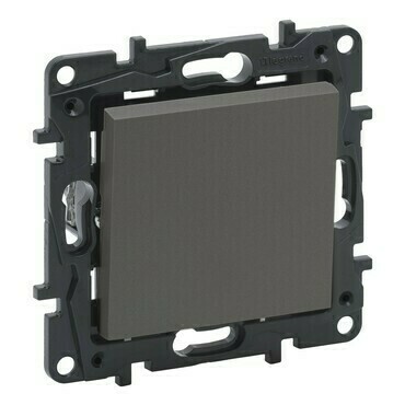 Přepínač křížový č.7 LEG 863407 Niloé Step ocel