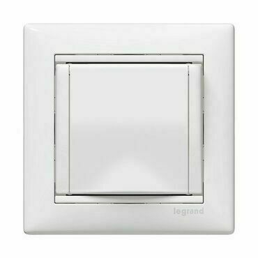 LEG 774422 VA BÍLÁ ZÁSUVKA 2P+T SCHUKO KL