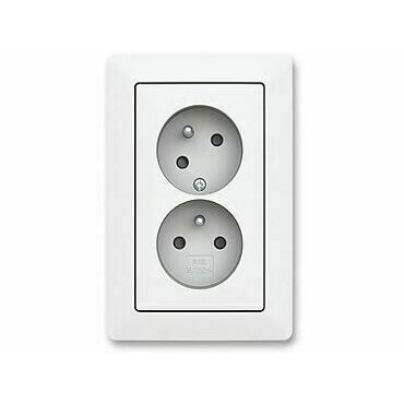 Zásuvka dvojnásobná ABB ZONI 5513T-C02157 240, clonky, natočená dutina, bílá