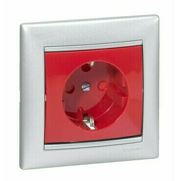 LEG 774327 VA ČERVENÁ ZÁSUVKA 2P+T SCHUKO