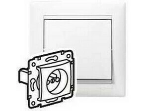 LEG 774396 VA BÍLÁ ZÁSUVKA 2P+T