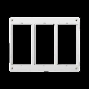 Rámeček instalační SIMON SM302/9, CIMA do krabic podlahových Simon SF, na 3 moduly CIMA, bílá