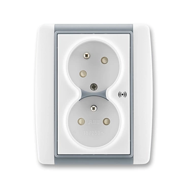 Zásuvka dvojnásobná ABB Element 5583E-C02357 04, bílá/ledová šedá, natoč., přep., aku. sig.