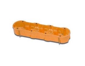 FAM Krabice 3261 4-násobná, prům.67x45mm