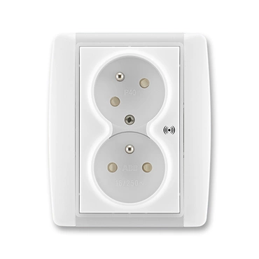 Zásuvka dvojnásobná ABB Element 5583E-C02357 01, bílá/ledová bílá, natoč., přep., aku. sig.