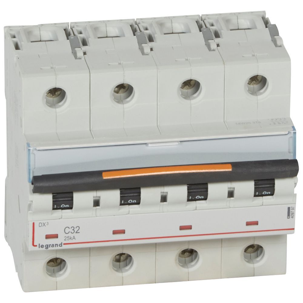 Jistič čtyřpolový LEGRAND 409797 DX3 4P C32 25KA