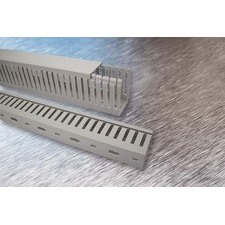 wpr7055 W-S2560 rozvaděčový kanál, žebro 6 mm, výřez 4 mm, 25 x 60 mm, šedá RAL 7030 + víko, d.: 2m