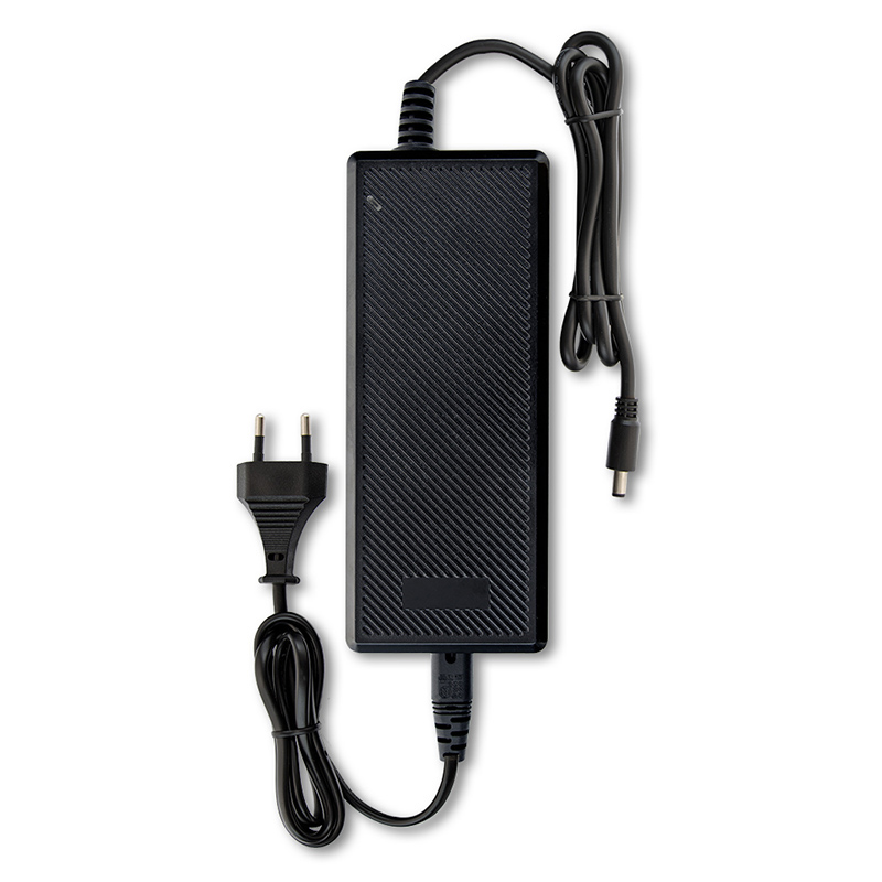 Adaptér napájecí MC LED adaptér 120W, DC 12V/10A, IP20, černý plast, s vidlicí
