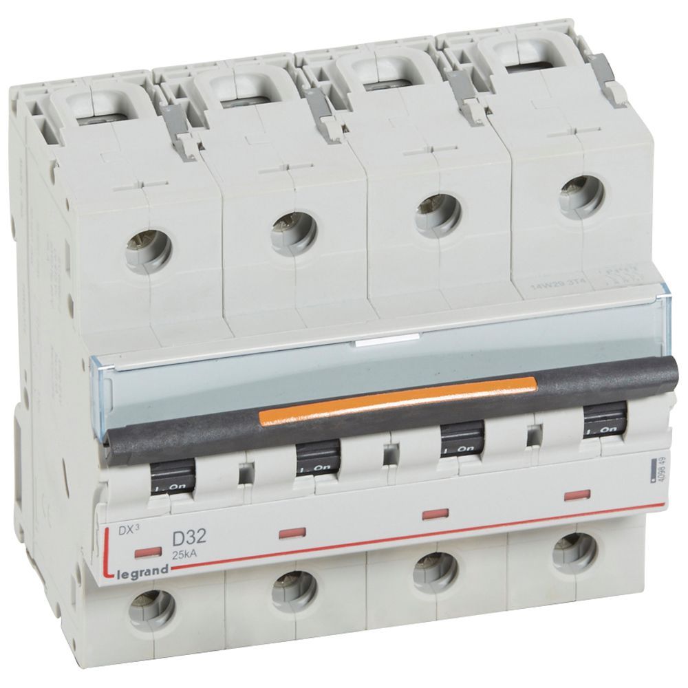 Jistič čtyřpolový LEGRAND 409849 DX3 4P D32 25KA