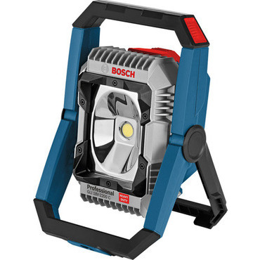 Reflektor LED AKU Bosch GLI 18V-2200 C Pro (bez AKU)