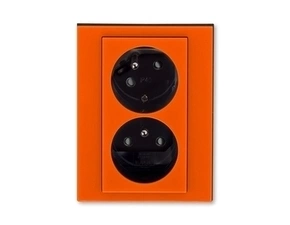 Zásuvka 230 V dvojnásobná kompletní ABB Levit oranžová, kouřová černá
