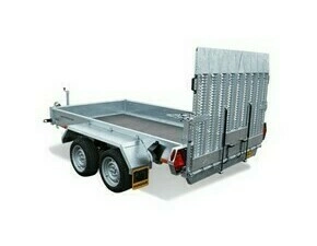 Přívěs brzděný nosnost 2 700 kg s hydraulickým podvozkem