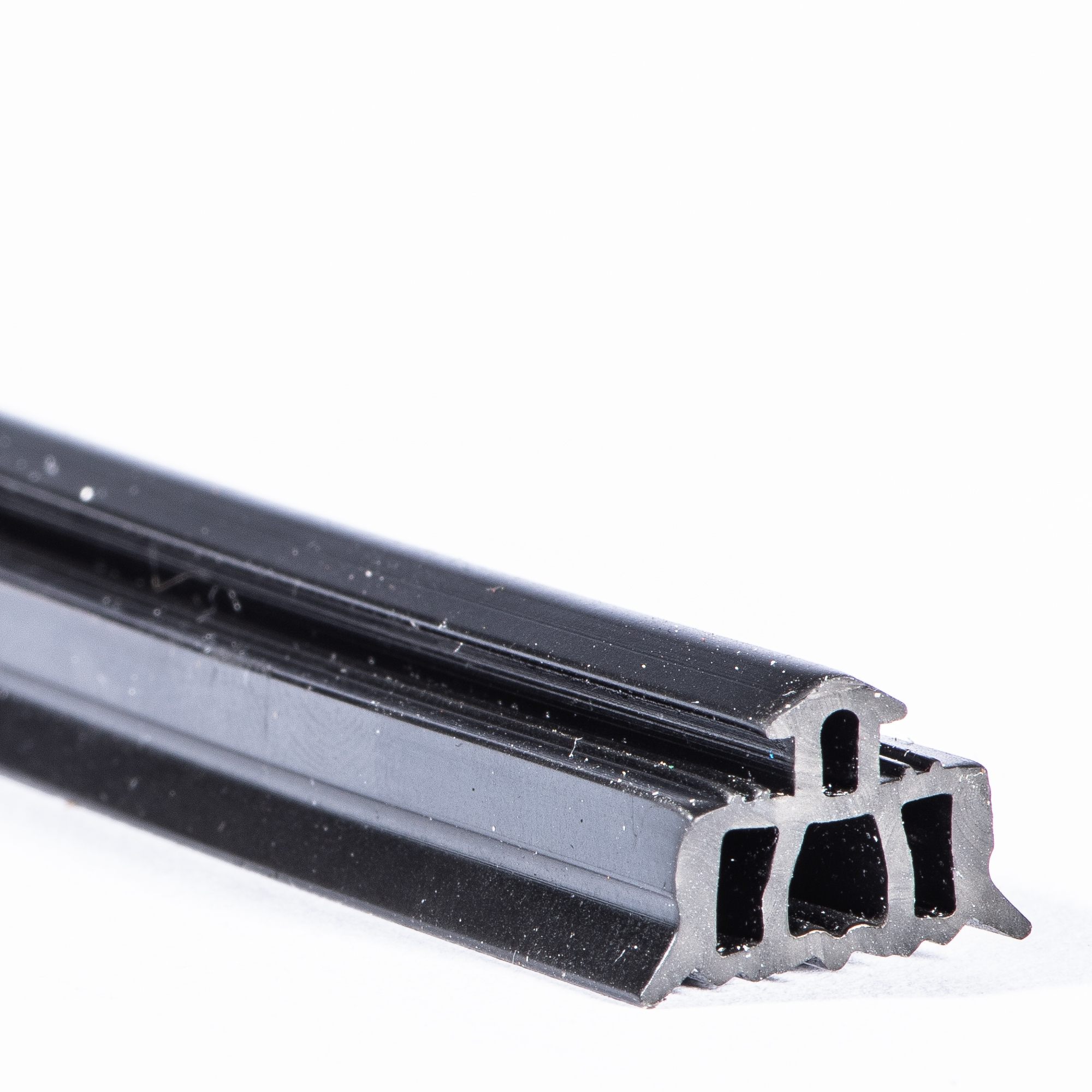 Těsnění pryžové k spodnímu/hornímu upevňovacímu profilu černé