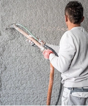 Omítací stroje pro suché a pastovité omítky v sortimentu DEK půjčovny