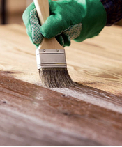 Jak ošetřit dřevěné podlahy, obložení stěn nebo třeba nábytek?