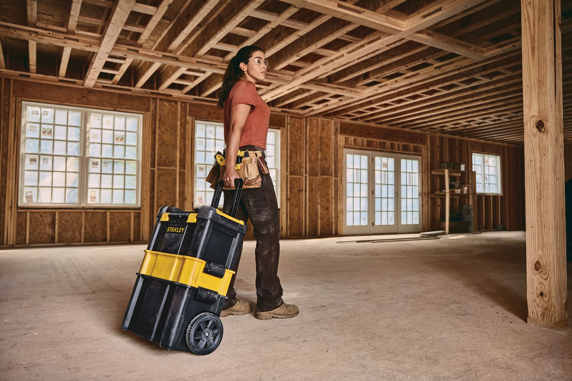 STOHOVATELNÉ ULOŽNÉ SYSTÉMY PRO PROFESIONÁLY